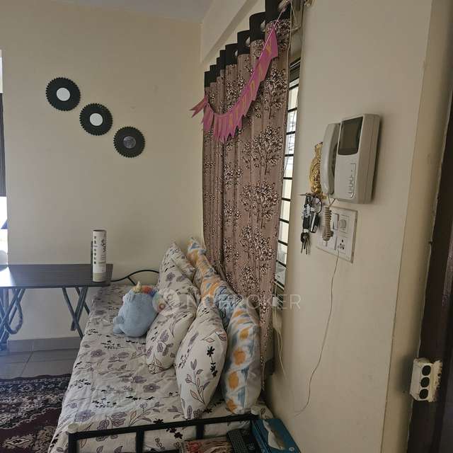 2 BHK Flat In Svr Ravoos Pansy For Sale  In Munnekollal