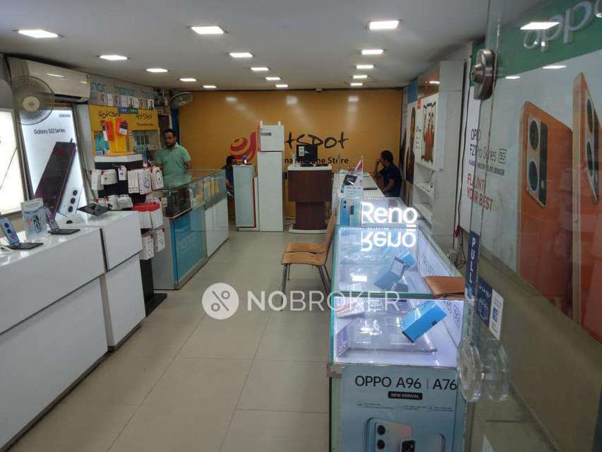 Shop in Connaught Place Social, Delhi for sale 