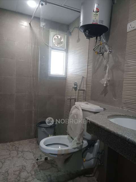 3 BHK Flat In Purvanchal Royal City Phase 2  For Sale  In Chi V