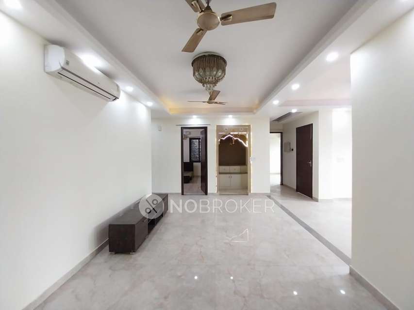 4+ BHK Flat In Vipul World  For Sale  In Sector 48