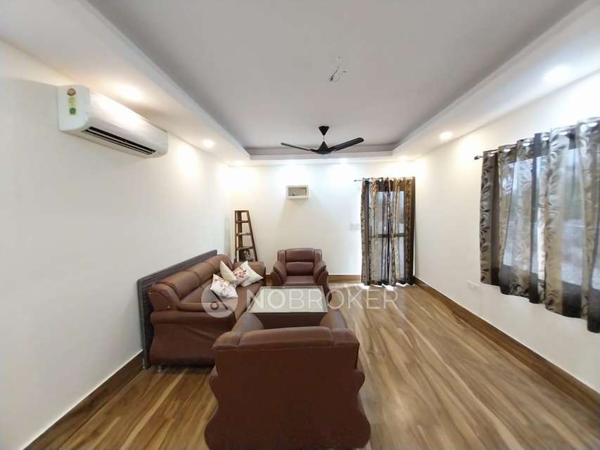 4+ BHK Flat In Vipul World  For Sale  In Sector 48