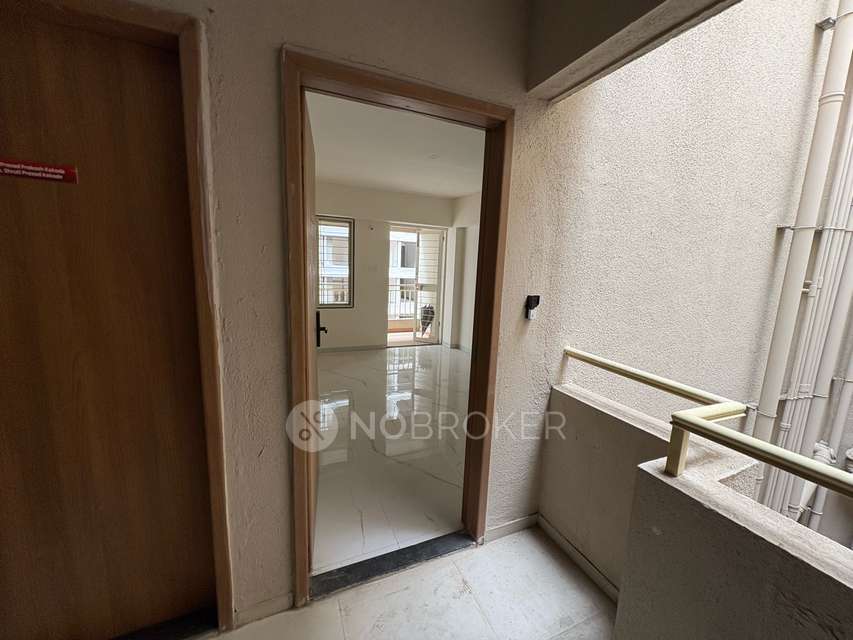 2 BHK Flat In Maithili Square for Rent  In Kiwale, Ravet