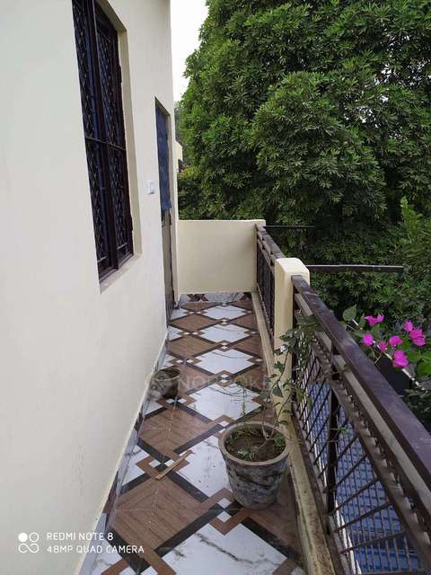 2 BHK Flat For Sale  In Dilshad Garden