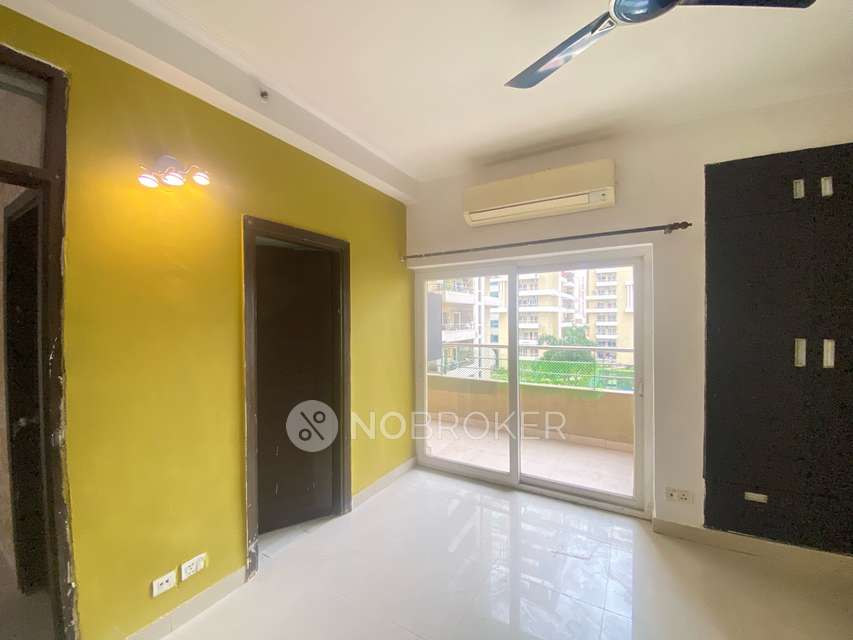 3 BHK Flat In Purvanchal Royal Park for Rent  In Sector 137