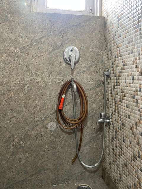 2 BHK Flat In Gautam Nagar For Sale  In Gautam Nagar