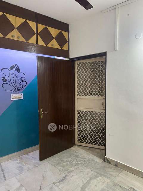 2 BHK Flat In Gautam Nagar For Sale  In Gautam Nagar