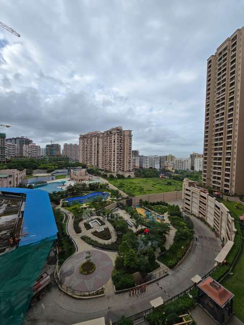 4+ BHK Flat In Raheja Reserve, Nibm For Sale  In Mohammed Wadi