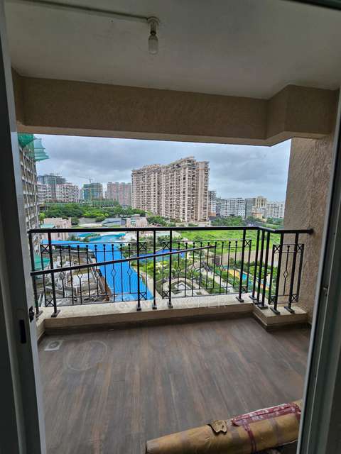 4+ BHK Flat In Raheja Reserve, Nibm For Sale  In Mohammed Wadi
