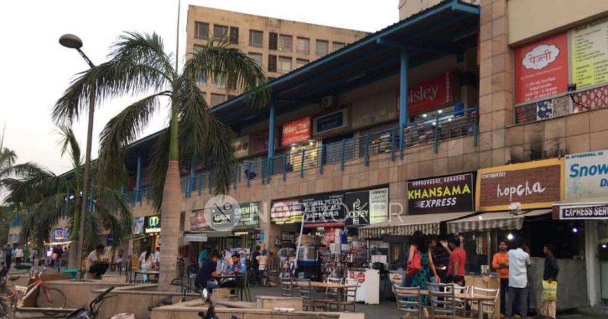Shop in Arcadia Market, Gurgaon for sale 