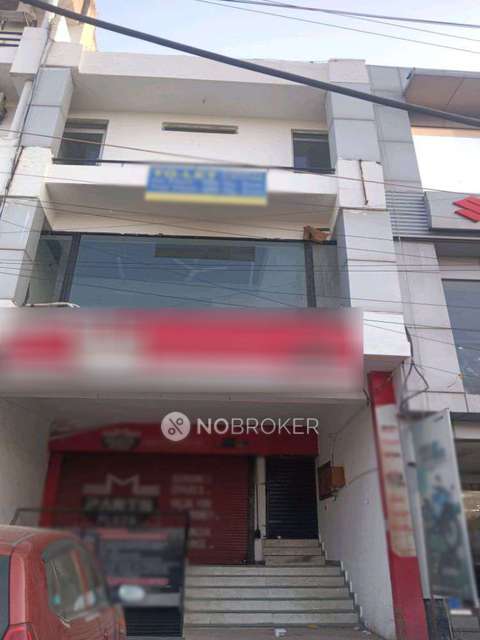 Shop in Rajiv Chowk, Gurgaon for Rent 