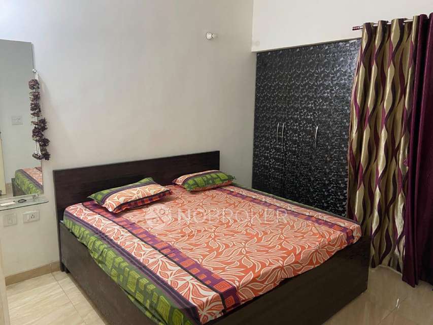 3 BHK Flat In Gaur City 2 for Rent  In 14th Avenue