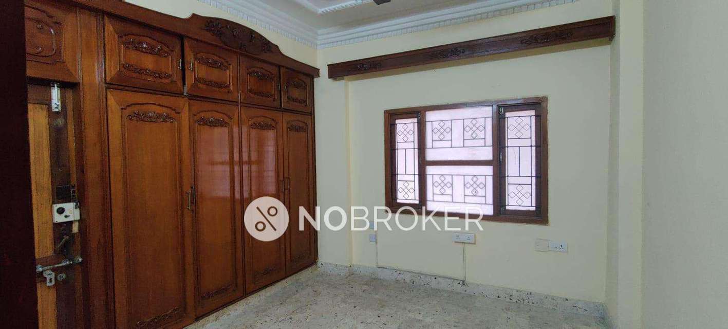 4+ BHK Flat In Bhavana Towers For Sale  In Somajiguda