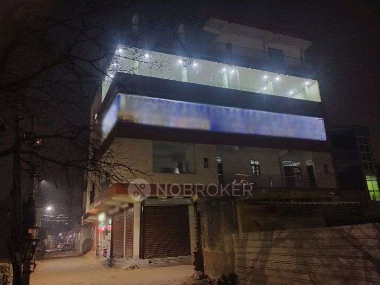 Showroom in Sector 10b, Sector 37, Gurgaon for Rent 