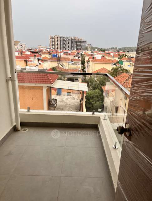 2 BHK Flat In Praneeth Pranav Daffodils For Sale  In Bowrampet