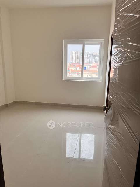 2 BHK Flat In Praneeth Pranav Daffodils For Sale  In Bowrampet