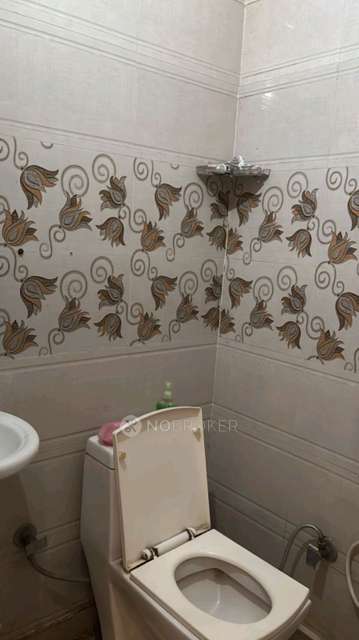 2 BHK Flat In Sb For Sale  In Shahdara