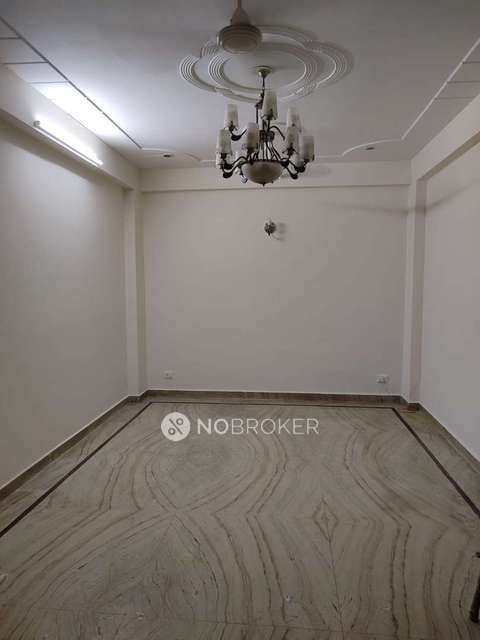 2 BHK Flat In Lotus Lane, Dlf Phase 4 For Sale  In Galleria Market