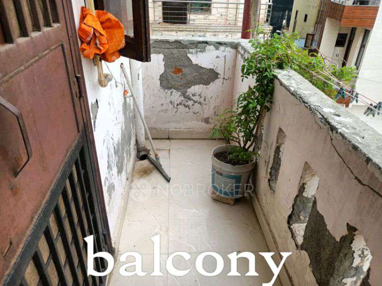 2 BHK Flat In Dlf Ankur Vihar For Sale  In P7r9+82c, Block B, Dlf Ankur Vihar, Ghaziabad, Uttar Pradesh 201102, India