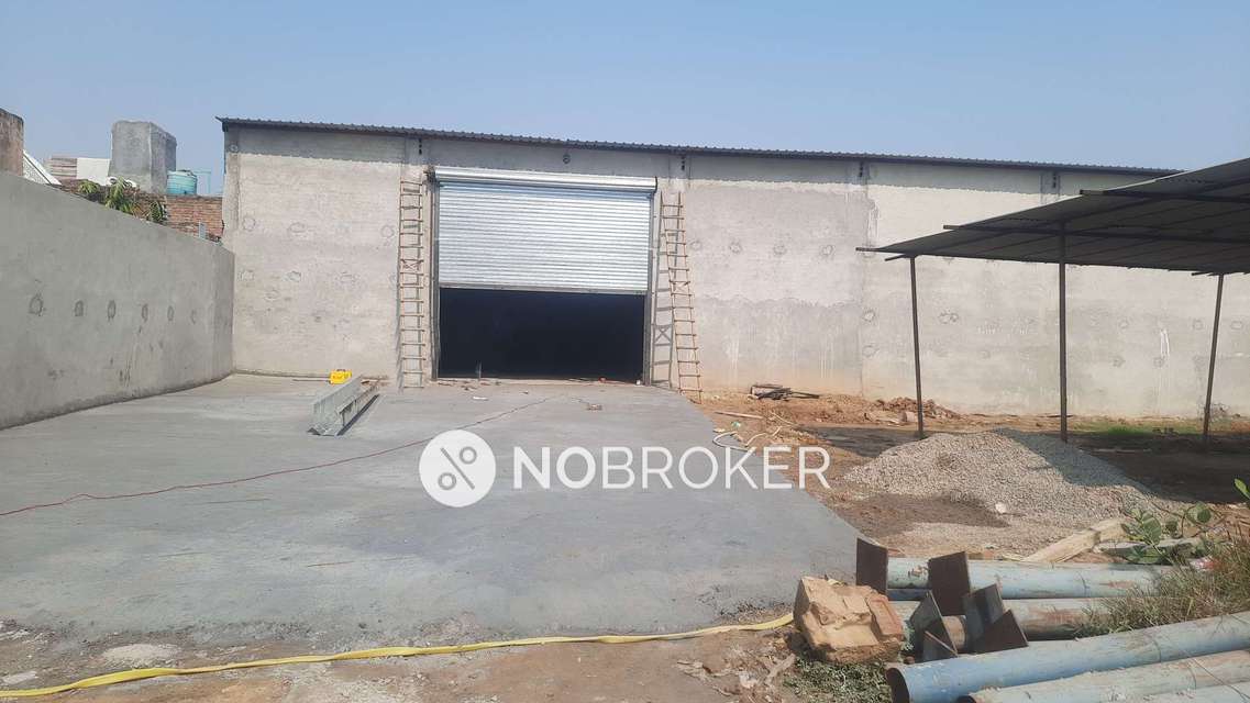 Godown/Warehouse in Karala, Delhi for sale 