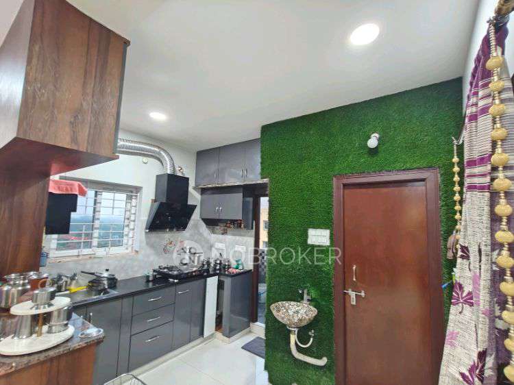 2 BHK Flat In Naidu Hieghts Building For Sale  In Kukatpally Housing Board Colony, Kukatpally