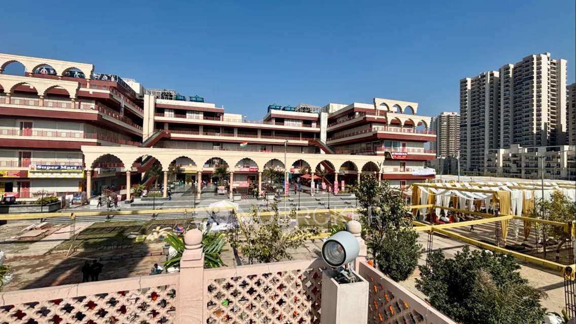 Shop in Lord Krishna Mart, Greater_noida for sale 