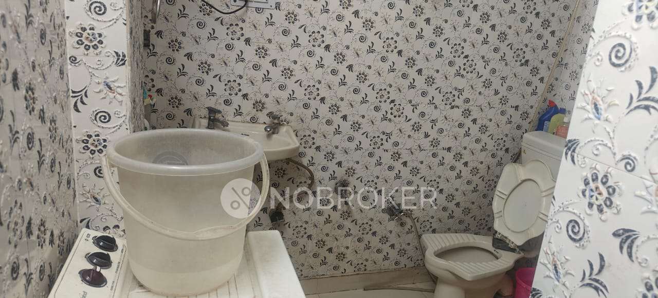 3 BHK Flat In Sb For Sale  In Baljit Nagar