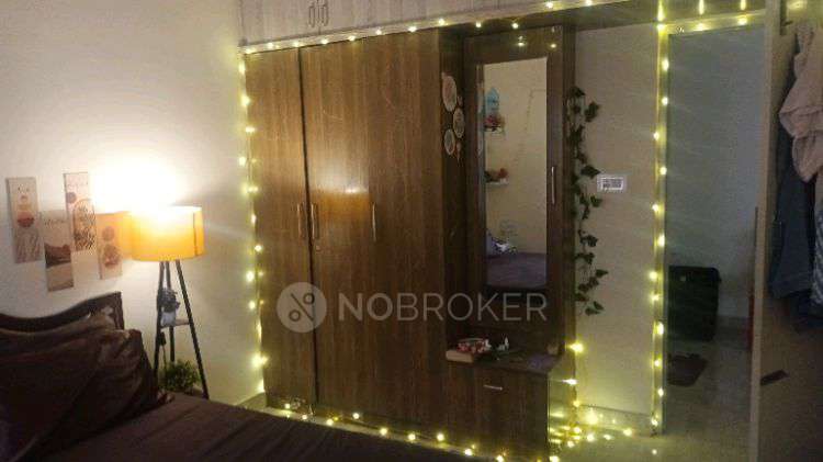 Single Room for Female In 2 BHK  In Evergreen Wellness Center