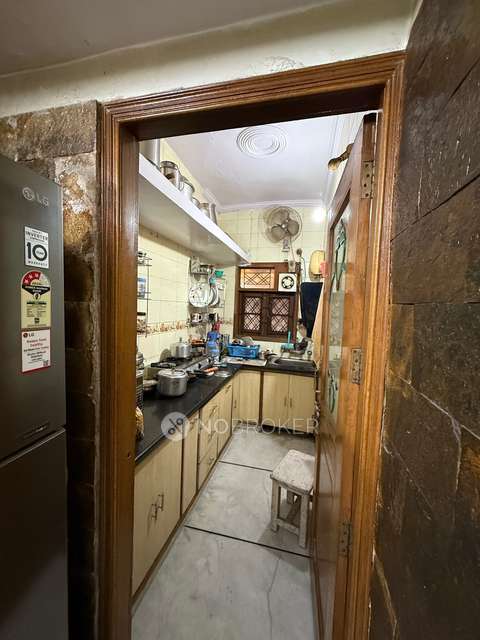 2 BHK Flat For Sale  In Bhai Parmanand Colony, Mukherjee Nagar