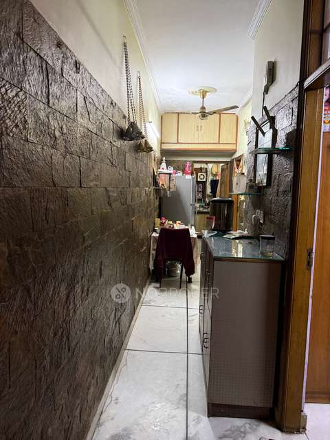 2 BHK Flat For Sale  In Bhai Parmanand Colony, Mukherjee Nagar