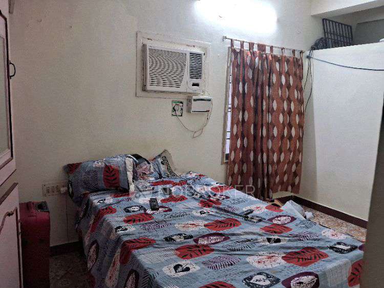 Single Room for Male In 2 BHK  In Harihara Apartment Choolaimedu In Choolaimedu
