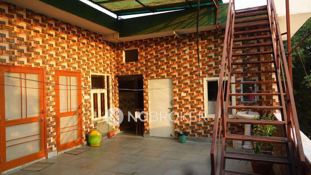 3 BHK Flat In Stand Alone Building For Sale  In Shakarpur