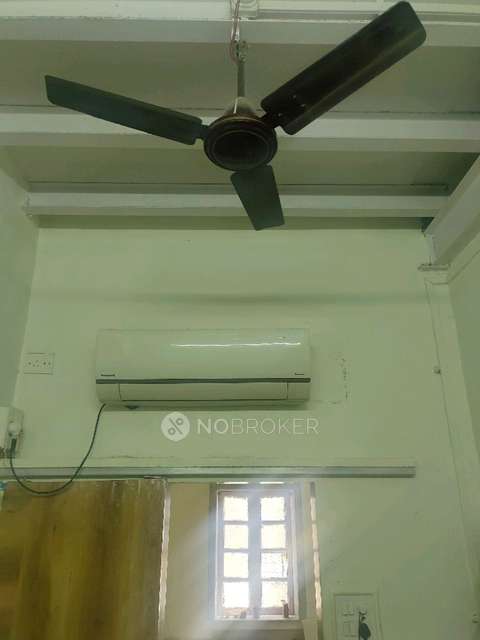 2 BHK Flat In Krishna Building No. 1 for Rent  In  Parel