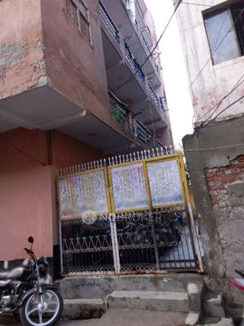 1 RK Flat In Standalone  for Rent  In Sector 135