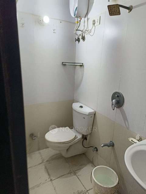 2 BHK Flat In Rajeshwar Chs For Sale  In Jogeshwari East