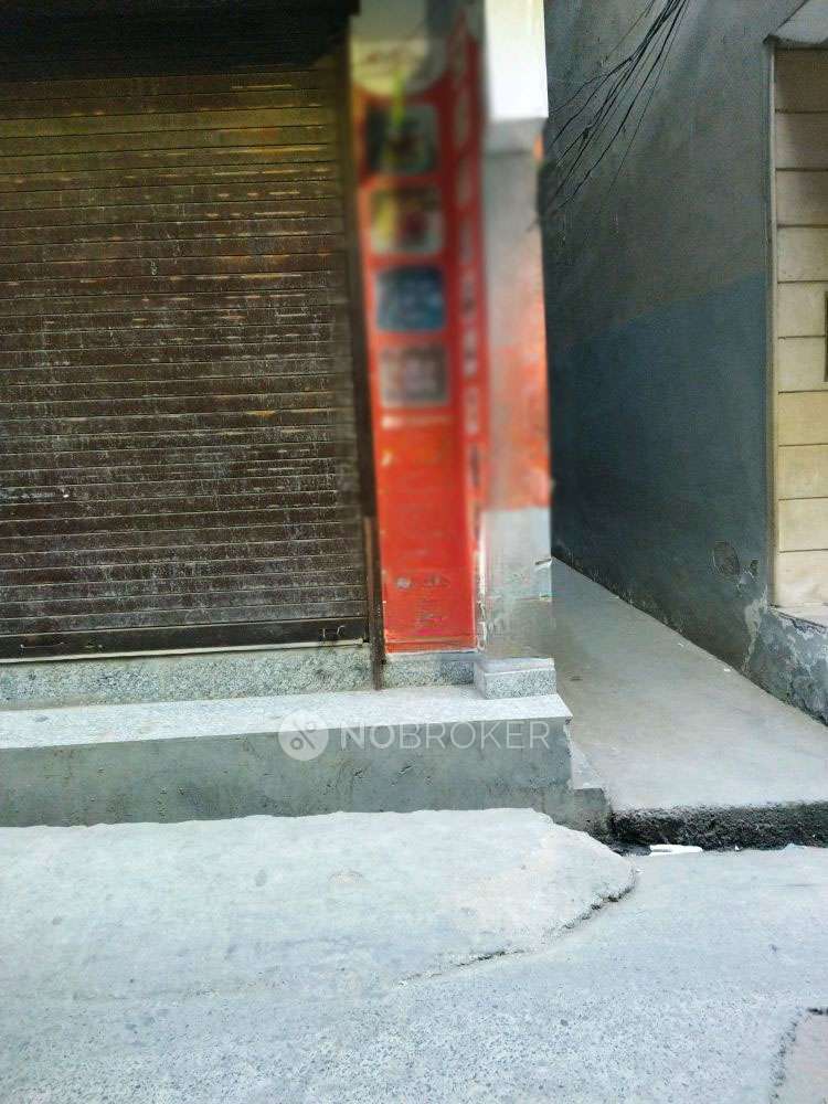 Shop in Sector 44, Noida for Rent 