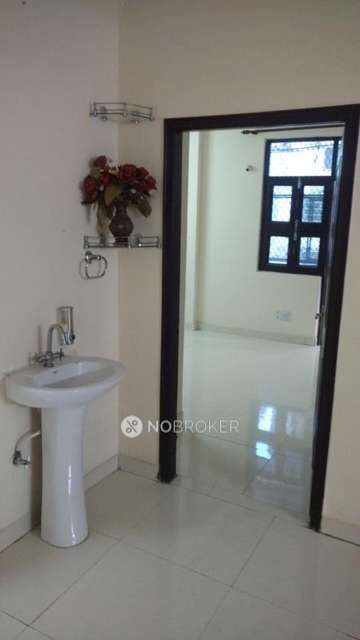 2 BHK Flat In Balaji Apartment  For Sale  In Sainik Farm