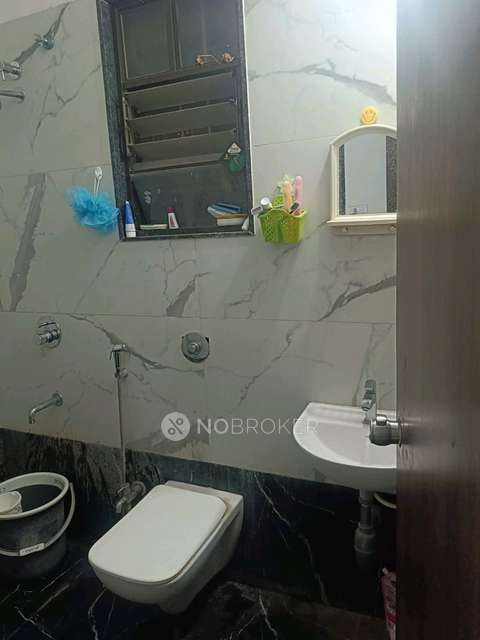 Single Room for Female In 3 BHK  In Bhalchandra Upwan In Bhalchandra Upwan