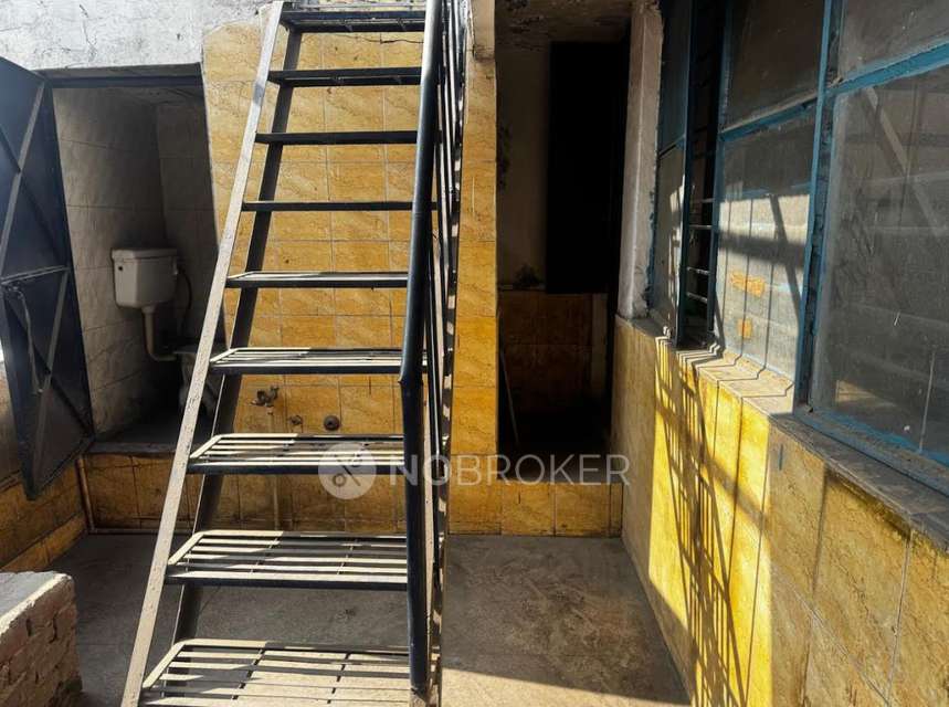 Shop in Greater Kailash, Delhi for Rent 