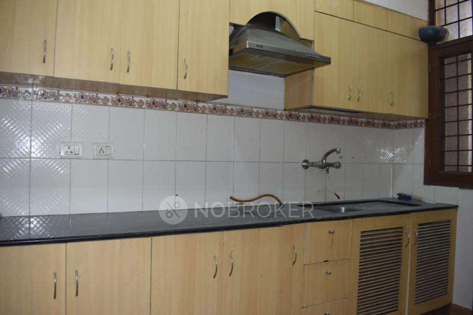 2 BHK Flat In Sun City For Sale  In Sector 54