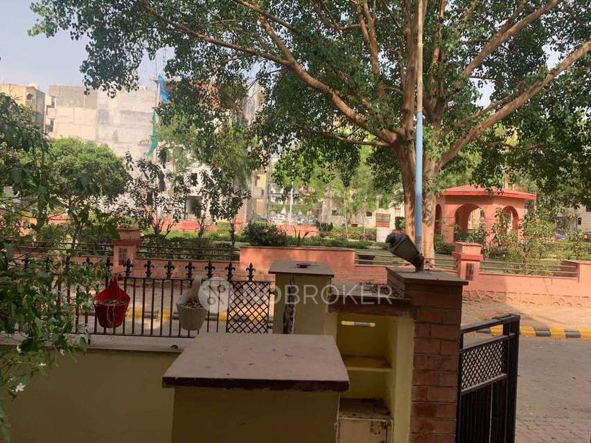 2 BHK Flat In Sun City For Sale  In Sector 54