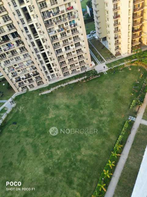 2 BHK Flat In Shree Vardhman Flora For Sale  In  Sector 90