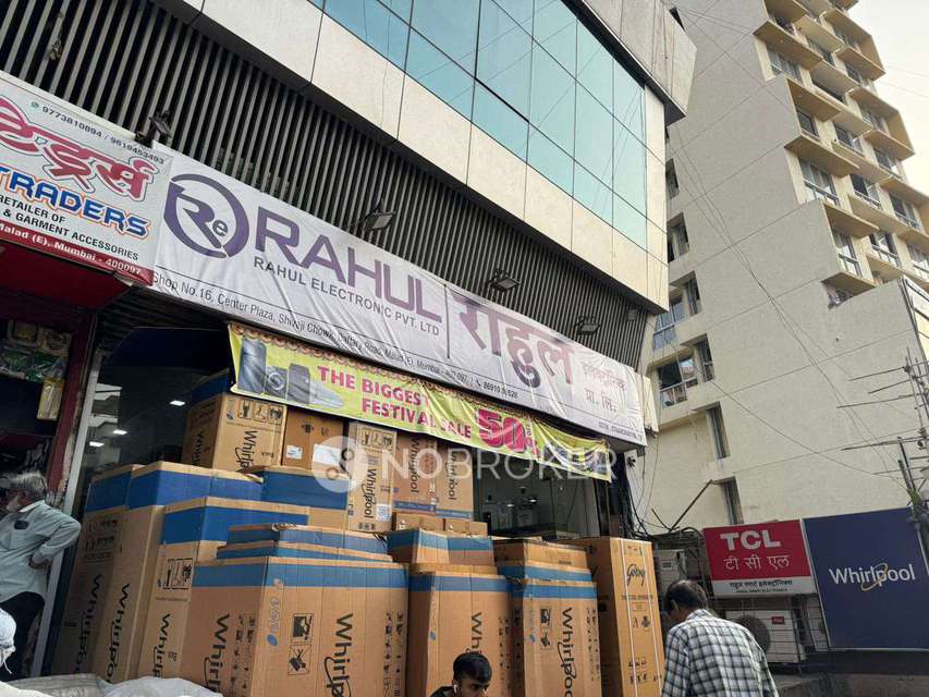 Showroom in Malad East, Mumbai for sale 