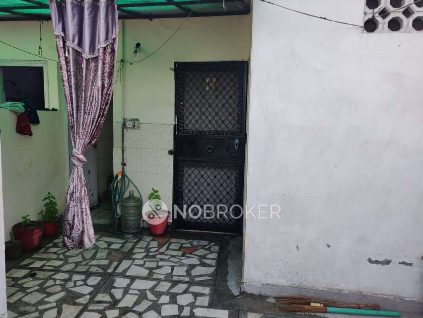 2 BHK Flat for Rent  In Laxmi Nagar