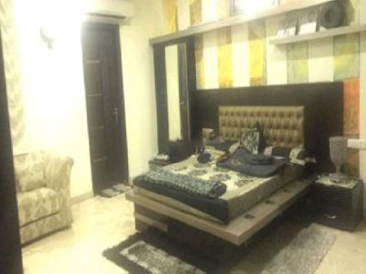 4 BHK Flat For Sale  In Paschim Vihar