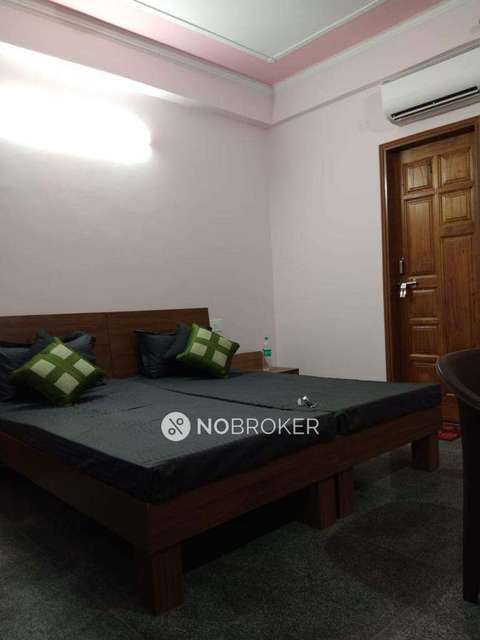 PG for Girls in Sector 52