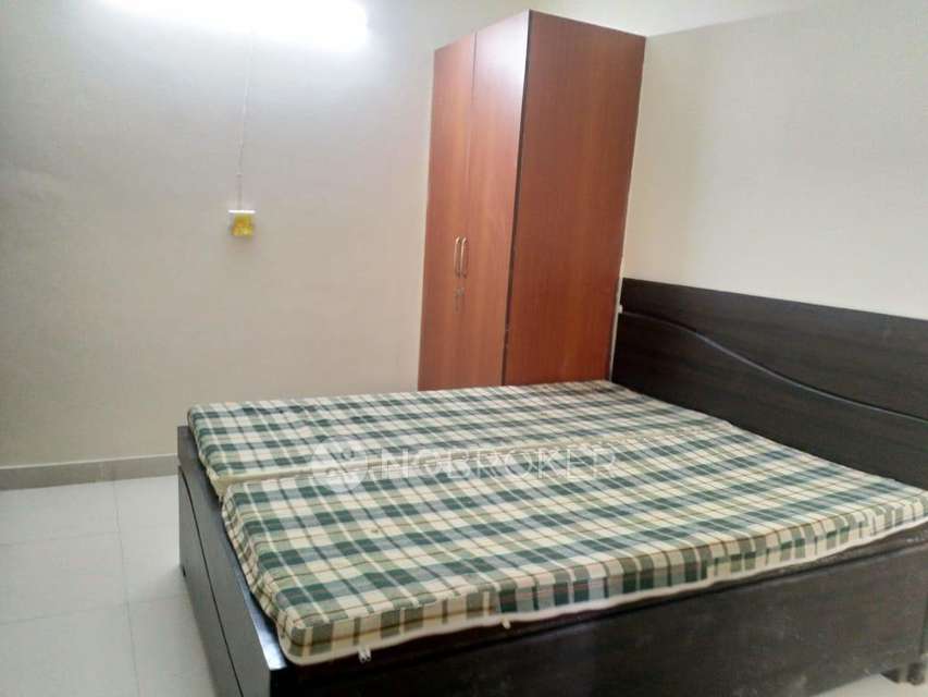 1 RK House for Rent  In Paras Hospitals
