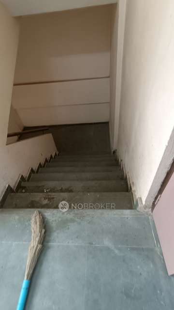 2 BHK Flat In Mukta Luxzaria For Sale  In Shilphata