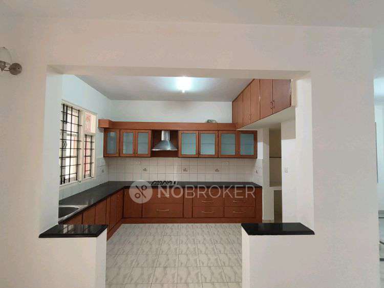 Montreal Manor Montreal Manor, 10/3, Shopping Street, Serpentine Rd