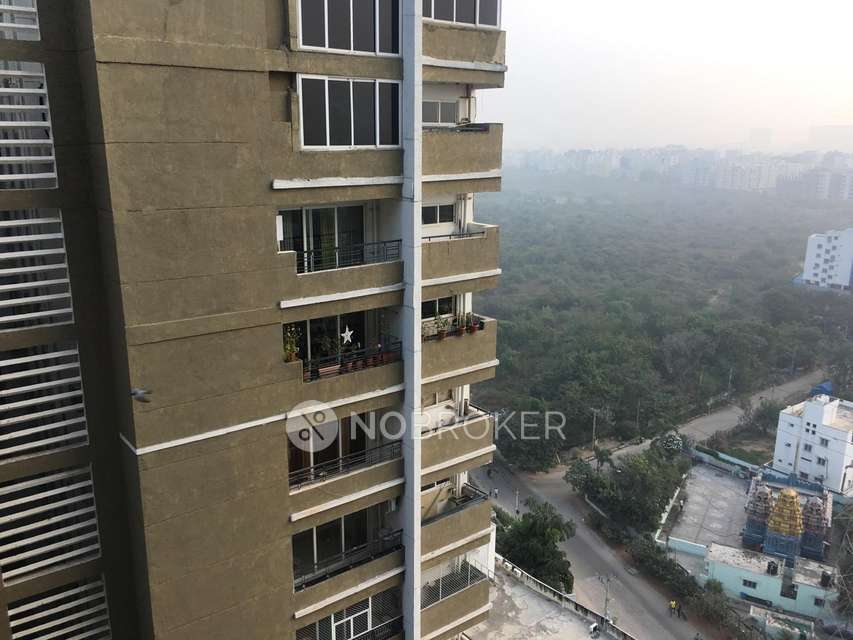 3 BHK Flat In Smr Vinay Foundationhead, Hyderabad For Sale  In Hafeezpet