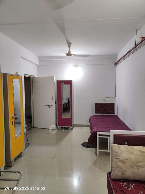 1 BHK Flat In Vastu Heights Complex for Rent  In Goregaon West